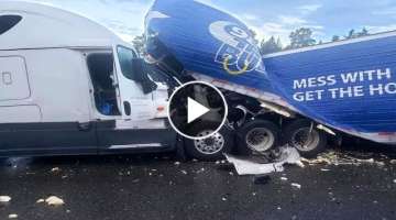 TOP 10 Extremely Idiots Dangerous Truck Crash & Truck Fail Compilation