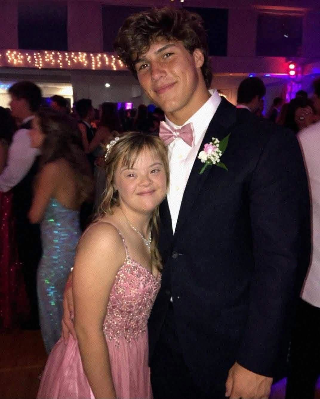 A Prom Night Filled With Kindness: The Unexpected Moment That Brought Everyone Together