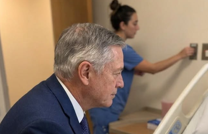 Despertó del hospital sin sus hijos a su lado, pero una visita inesperada cambió su manera de ver el futuro