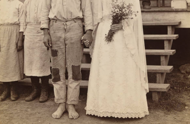 Mi padre me casó con un hombre pobre porque era ciega, pero descubrí que mi esposo escondía una historia que nadie conocía